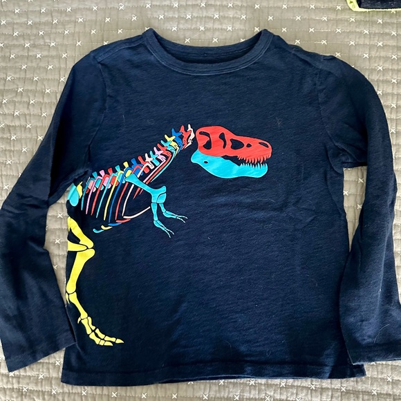 Boys long sleeve. Size 6. Great condition. - Picture 6 of 9